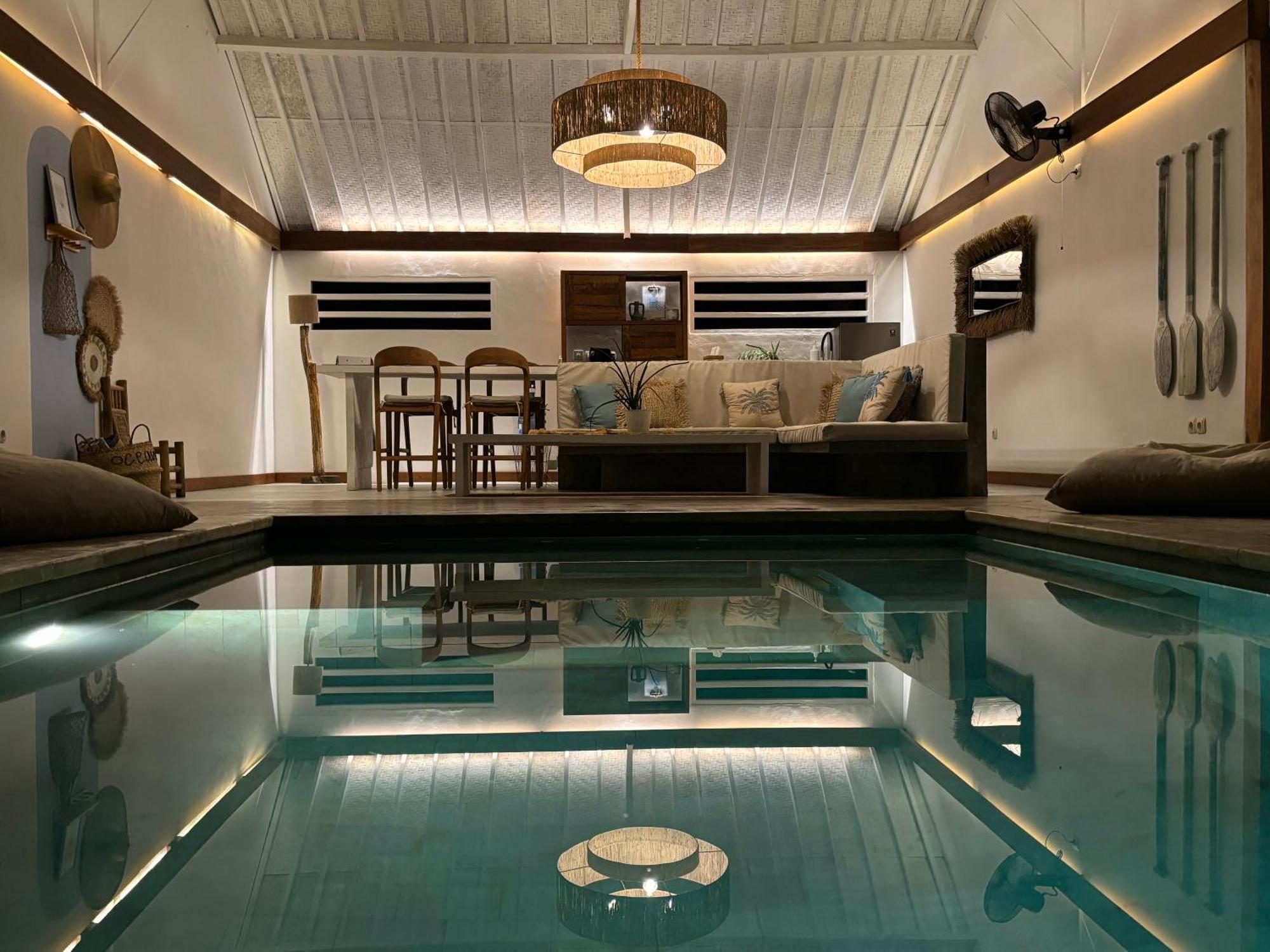 Villa Oceane Gili Air Exterior photo